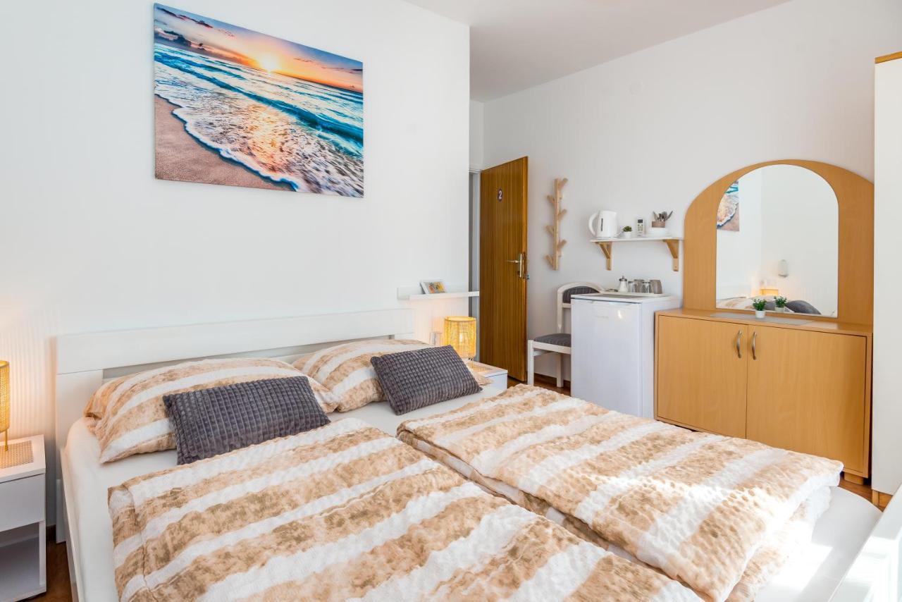 Apartment And Rooms Dalmatiko Vodice Exterior foto